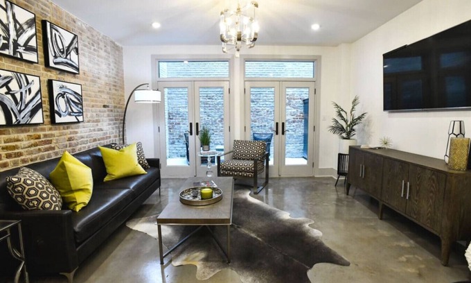 Central Business District Hotel | Chic Ground Floor Unit w/Patio, Walk to French Quarter + Superdome