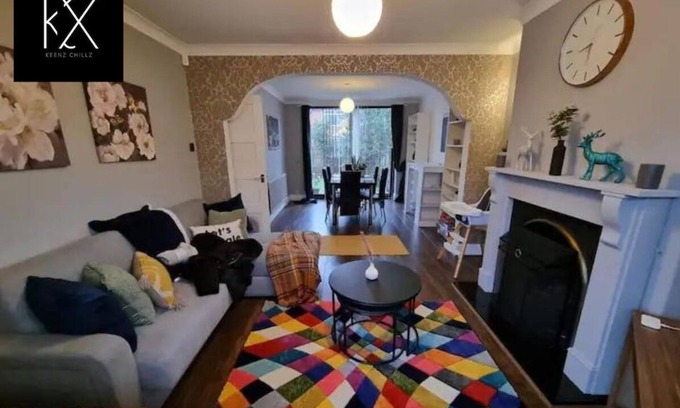 Droylsden House | Chic Manchester Home, Free Parking, Sleeps 6