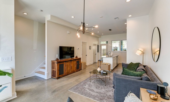 Dickerson Road House | Chic & Modern Townhome: 7 Mi to Downtown Nashville