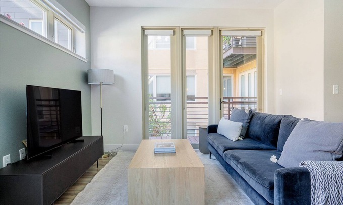 Mountain View Apartment | Chic Mountain View 1BR w/BBQ & Spa, nr Shops & Dining, by Blueground