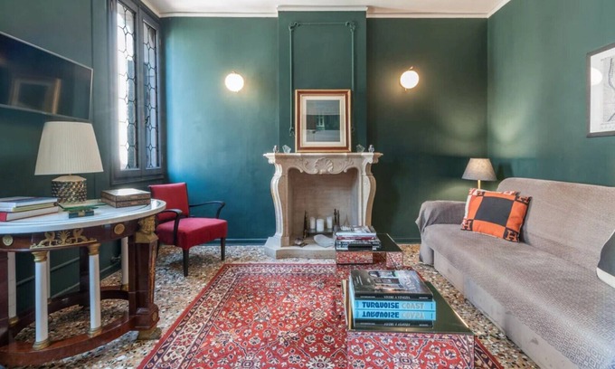 Castello Apartment | Chic, Newly Renovated Apartment in the Best Location in Town