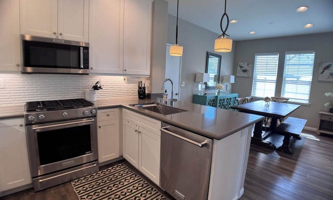 Carmel Valley House | Chic & Spacious 3-Bedroom Townhome with Park Views in Carmel Valley