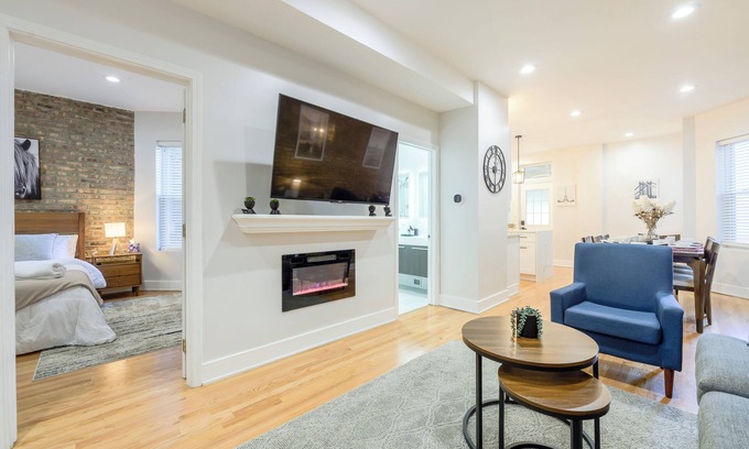 Logan Square Apartment | Chic Urban Stay: Queen Beds, Near Train, EV Charge