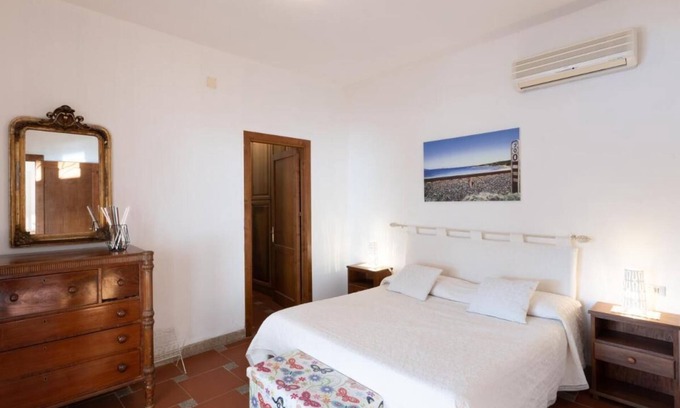 Golfo di Marinella Apartment | Chic Villa Antonina 2 Bedroom Apartment sleeps 6