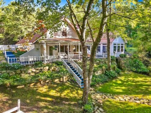 Luther House | Chickadee Lodge Welcomes you - Year Round FUN