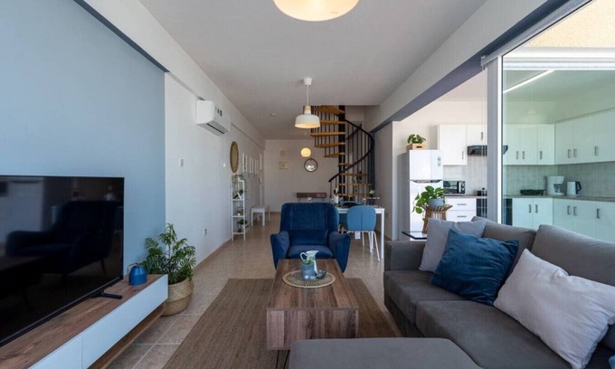 Skala Apartment | Chloris 3- Bedroom Apartment W/Terrace in Larnaca
