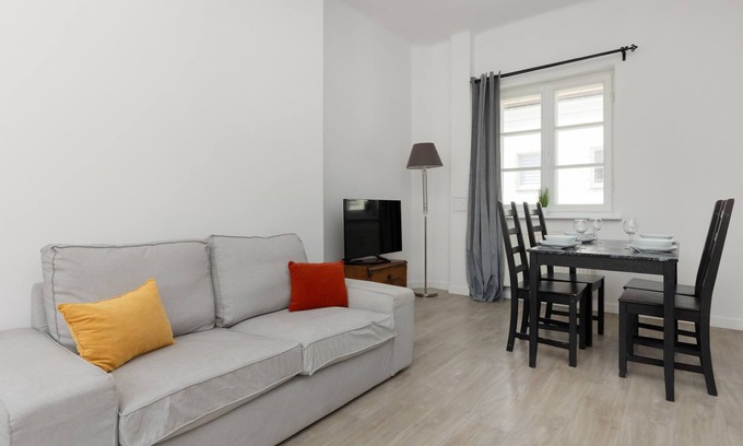 Srodmiescie Apartment | Chmielna 1/3 | Beautiful Apartment | AC