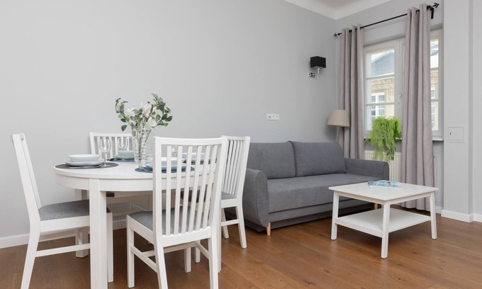 Srodmiescie Apartment | Chmielna 1/3 | Nice Apartment | Air conditioning