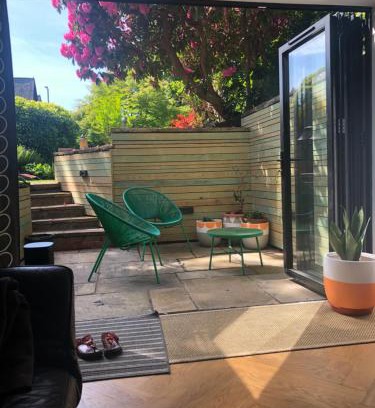 Chorlton-cum-Hardy Apartment | Chorlton Garden Rooms. Relax, work, stay and play.