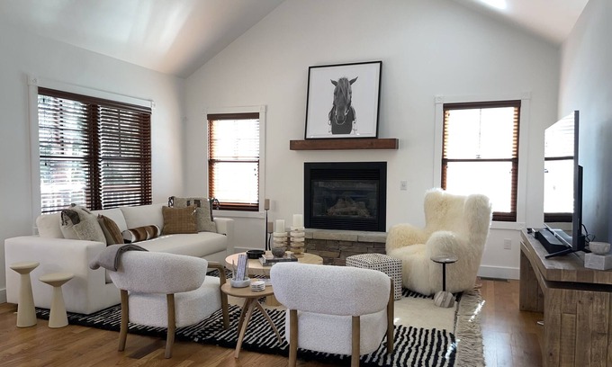 West End House | Christiana Luxury 3 Bedroom Condo in Aspen