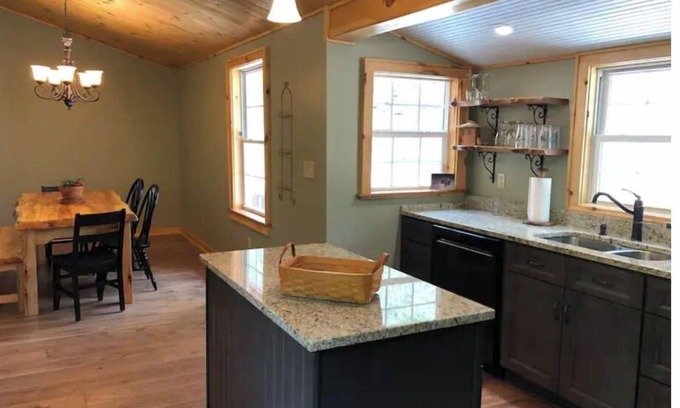 Pickens Cabin | Christy's Creekside Cabin - calm, cozy, comfort