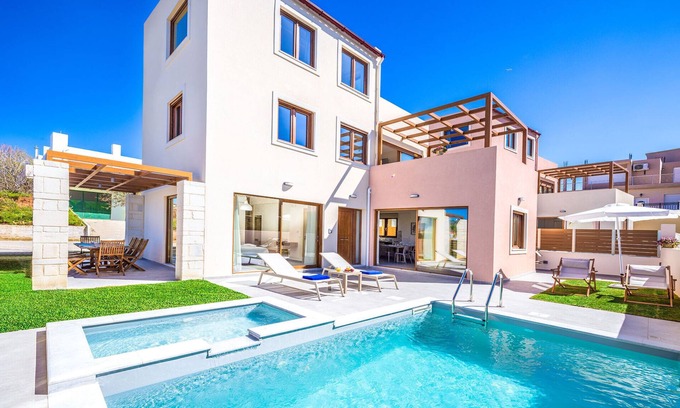 Agia Marina Villa | Chryseis Villa Chania: Walk to Beach, Shops & Restaurants/Private Heated Pool