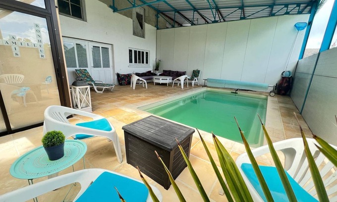 Chateauroux House | Chtx maison 7 pers jardin piscine