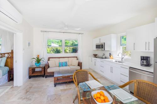 Long Bay Hills House | Chuchubi Cottage