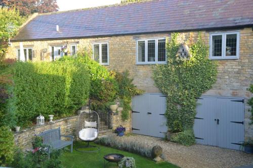 Longborough Apartment | Church Cottage Barn