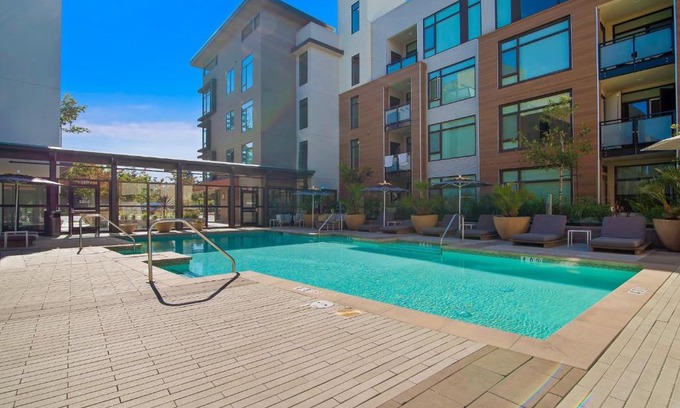Shoreline West Apartment | Churchill Living Montrose