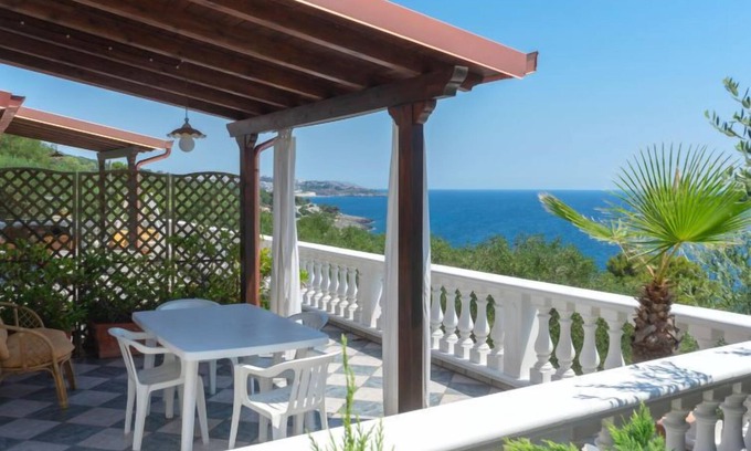 Marina di Andrano Apartment | Cicala-Villa Anna by Interhome