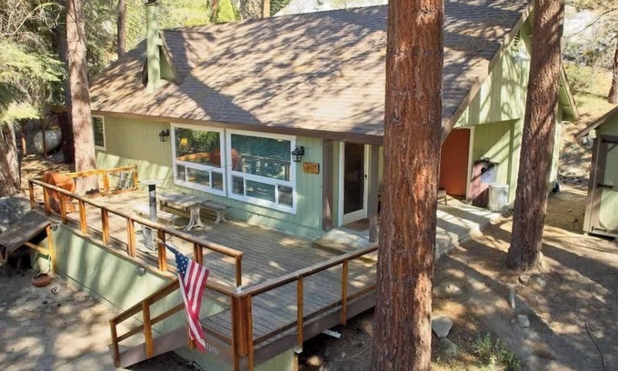 Ponderosa Cabin | Cielo Blanco- First Responder Cabin w Treehouse