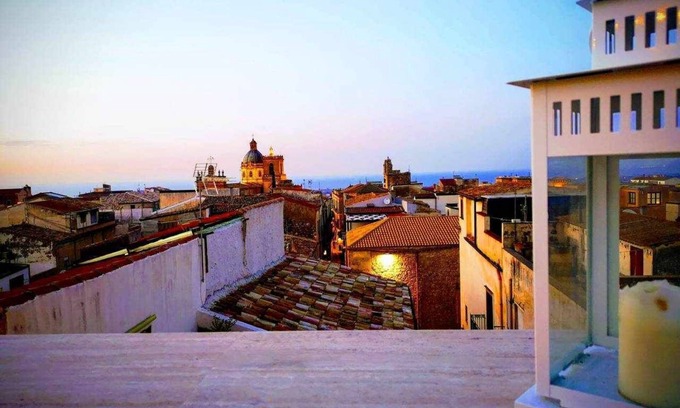 Alcamo Historic Center Apartment | Cielo D'Alcamo vacation homes - Jester