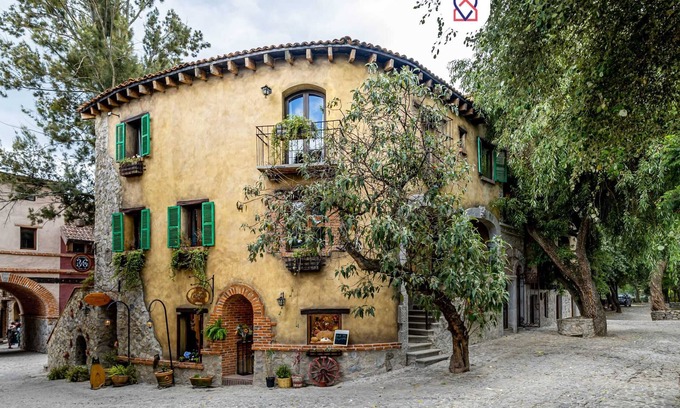 Santeagueda Apartment | Cipressi Spectacular Italian Tuscan style loft
