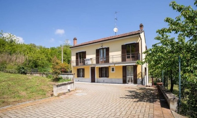 San Salvatore Monferrato House | Ciraldo villa in Monferrato x 8 with garden surrounded by greenery! New Management