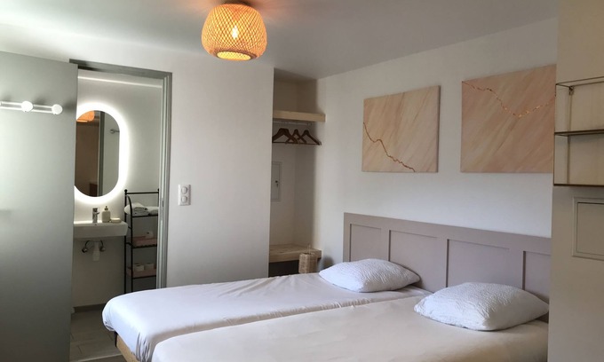 Saint-Germain-les-Corbeil Apartment | Cit'hôtel - Appartement Boisé