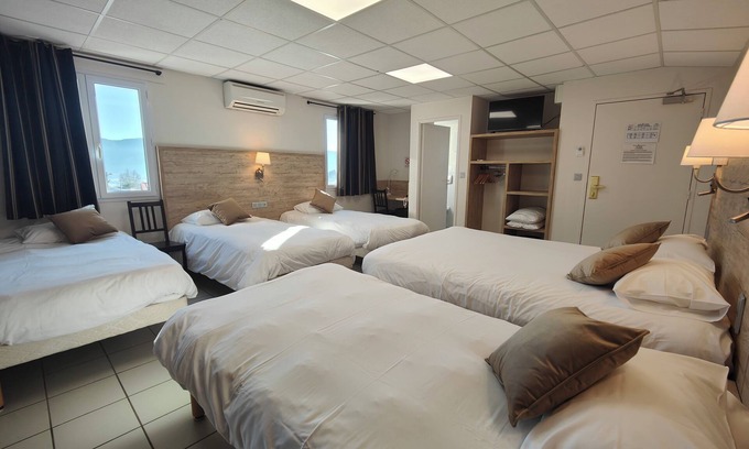 Millau Hotel | Cit'Hotel Restaurant Bowling de Millau