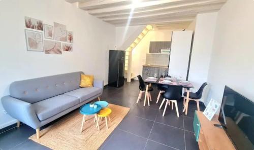 Conches-en-Ouche Apartment | Citadin Familial, WIFI HD, parking centre ville