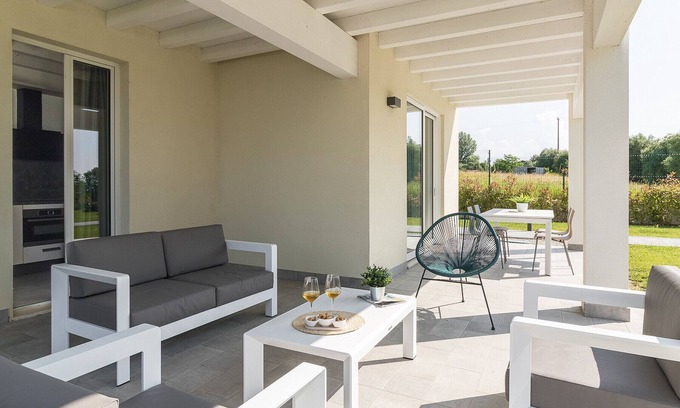 Solarolo Apartment | Cittadella 7 near to the lake with shared pool