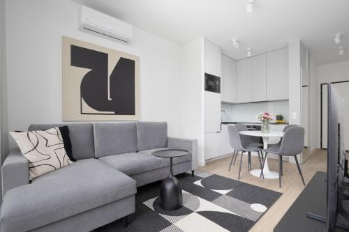 Mokotow Apartment | City Apartments Domaniewska with Parking Mokotów by Renters Prestige