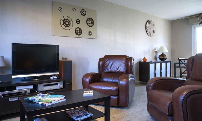 Bully-les-Mines House | City Break cottage near the Louvre-Lens and Vimy and Lorette