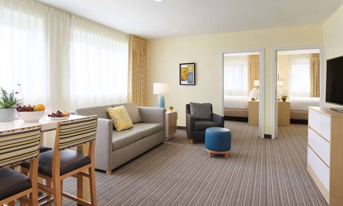 Central Business District Apartment | City Break! Spacious Rooms w/Perfect Central Locale near Canal Street