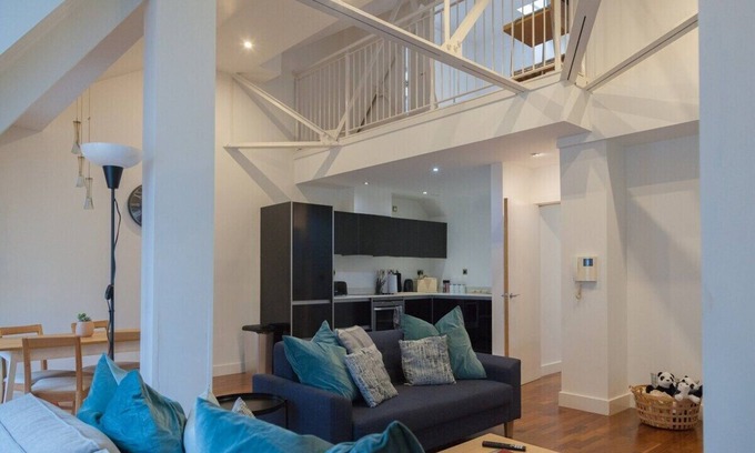 Leeds City Center Apartment | City Centre Penthouse Apartment