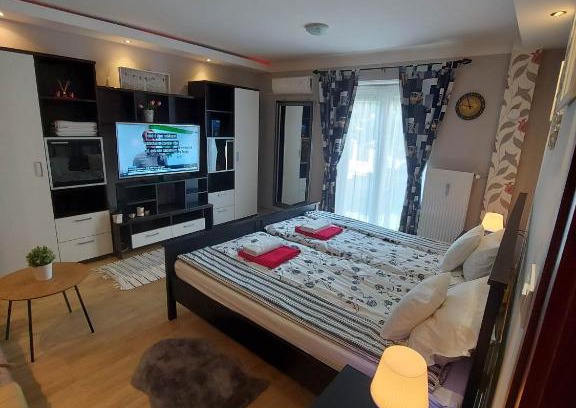 Dunaujvaros Apartment | City Comfort