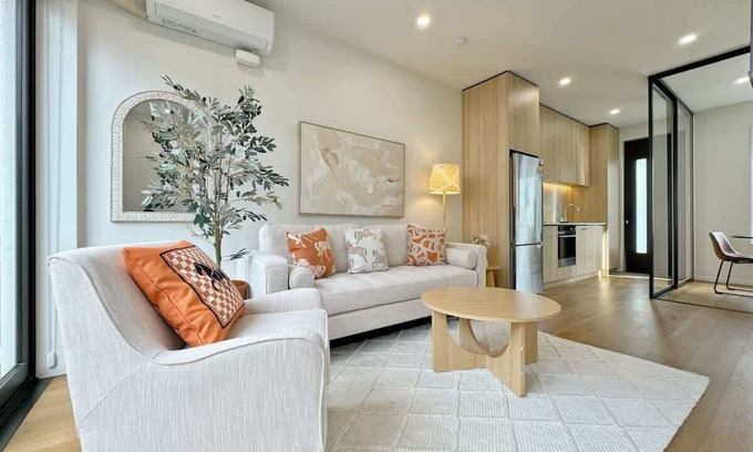 Grey Lynn Condo | City Haven Retreat 2BR Townhouse vs AC & Backyard