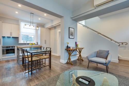 Hobart Central Business District Villa | City Retreat Hobart