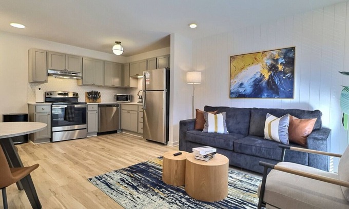 Birmingham Apartment | City Retreat Near Downtown Hotspots