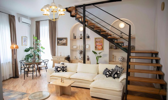 Tbilisi City Centre Apartment | City Soul - Charming 2-bedroom apartment in Tbilisi Old Town