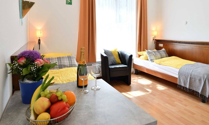 Bahnhofsvorstadt Apartment | City Studio - Ford Apartment