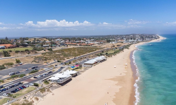 South Bunbury House | City Townhouse- Bunbury