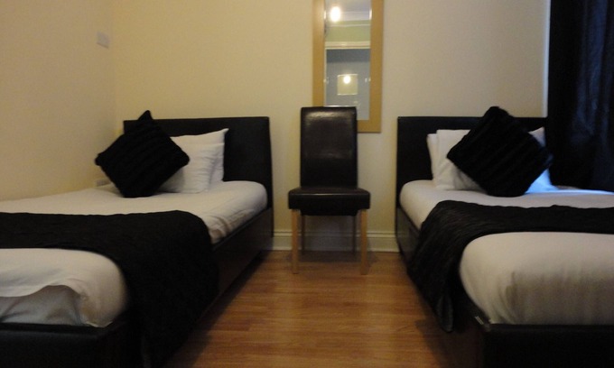 Bow Hotel | City View Hotel Roman Road Market