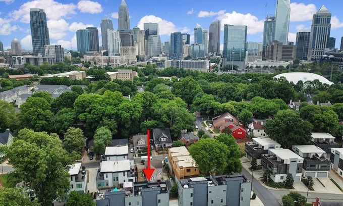 Third Ward House | City Views RoofTop Hot Tub & Short Walk to Stadium