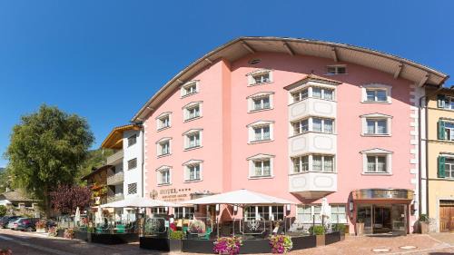 Albions Hotel | Cityhotel Goldener Adler B&B