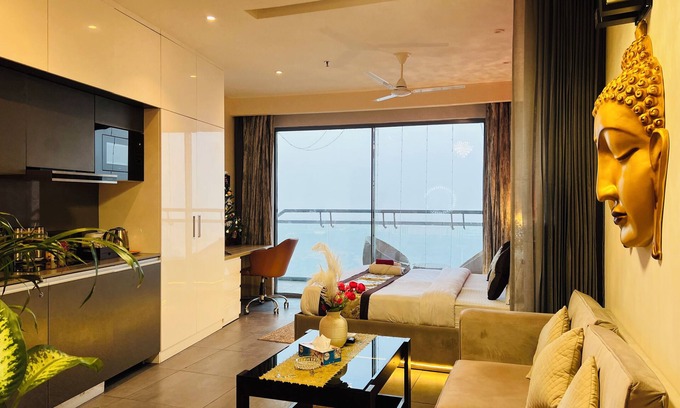Noida Apartment | CITYSCAPE BY ROYAL RETREAT SUITES nnnnn