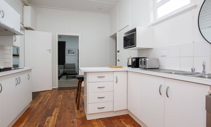North Tamworth House | CitySide Pad - 5-minute walk to CBD