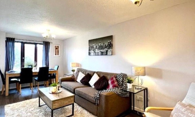 North Glasgow Apartment | Cityview Retreat - 2-Bed Apartment - Free Parking