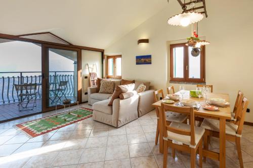 Civenna Apartment | Civenna Lake View by Wonderful Italy