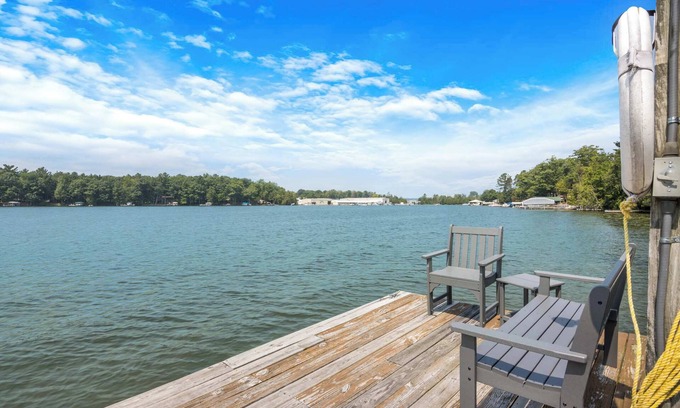 Clam River Apartment | ClamTorchLake Retreat Waterfront