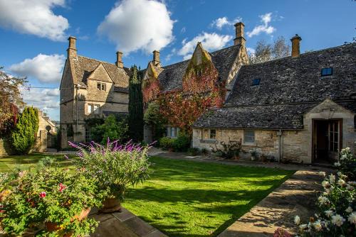 Clapton on the Hill Bed & Breakfast | Clapton Manor