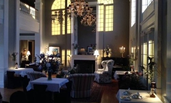 Stratton Bed & Breakfast | Claremont Inn & Winery